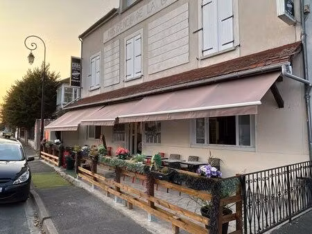 restaurant / commerce