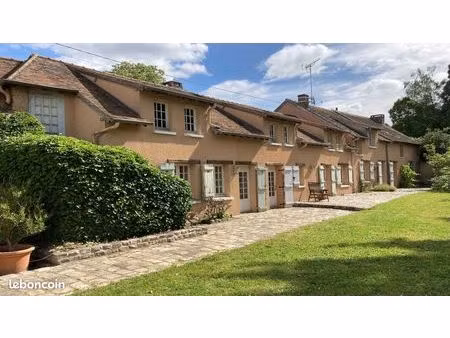 exceptionnelle propriété avec jardin arboré