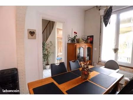 maison de ville de caractère  4 chambres avec jardin