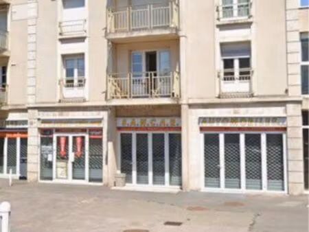 beau local  au centre-ville de poissy