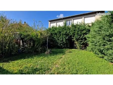 garage spacieux idéal camping-car + stockage