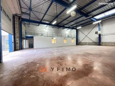 local d'activite 495 m² bouafle