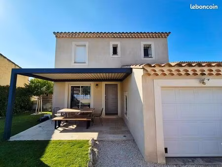 villa 4 pièces 102 m²