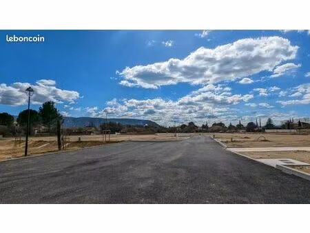 terrain 301 m² robion