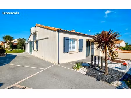 maison de plain-pied rénovée avec jardin clos  à 800 m de la mer