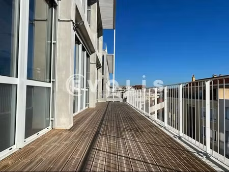 location bureaux 123 m² à 922 m²