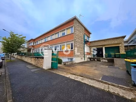 location local d'activités 2 400 m²