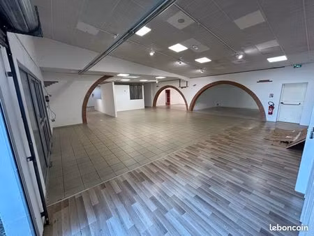 local commercial 400 m2