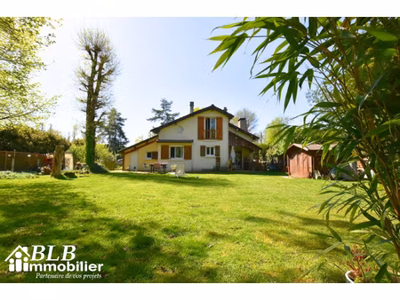 maison individuelle en pierre meulière a vendre 120 m2 t