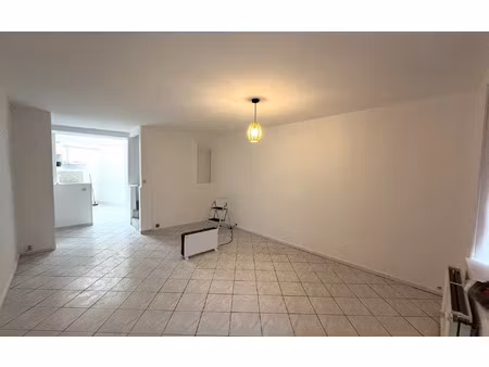 location maison  m² t-3 à lizy-sur-ourcq  910 €