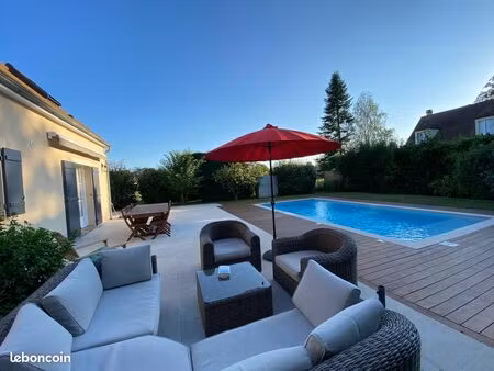 villa familiale 180 m² – 5 chambres – piscine – calme – centre village