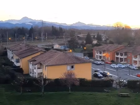 appartement t3 rénové de 55 m² avec balcon et vue montagnes