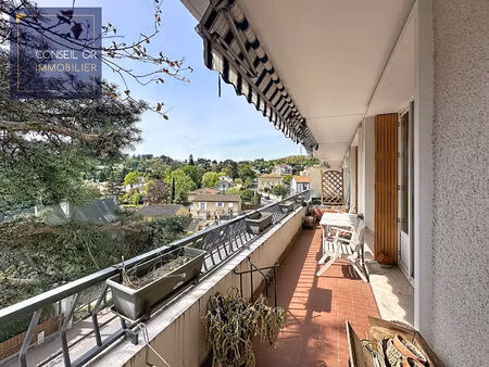 appartement saint genis laval 3 pièce(s) 85 m2  hyper centre  balcon  vue  2 ch