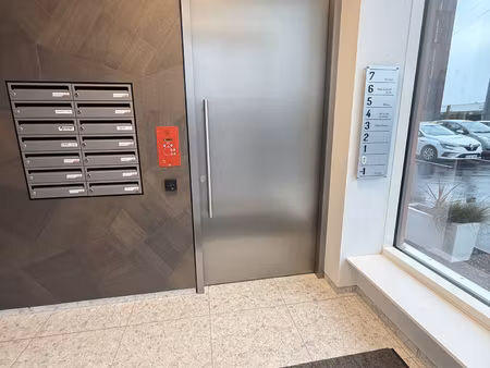 plateau de bureaux de 387 m2 en rdc avec double terrasses pr