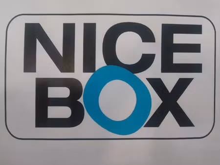 location local commercial 5 m2 à nice