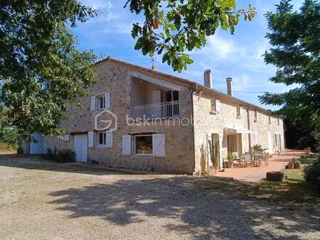 chambres d'hôtes et gîte avec piscine et dépendances à proximité du chemin de saint-jacque