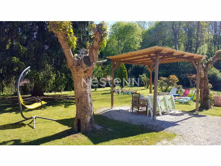 maison à vendre de plain pied montvalent - 3 chambres - garage - ateliers - arboré - jardi