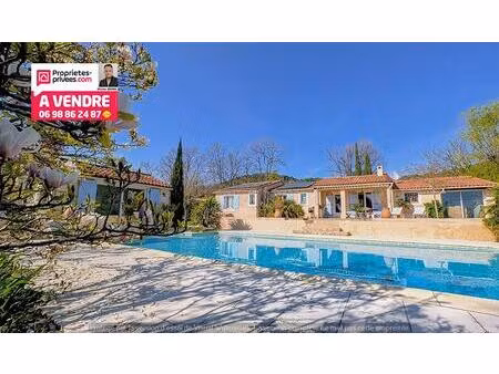 elegante villa de plain-pied et de 4 chambres. 150 m² .calme et résidentiel !