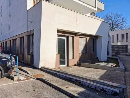 à louer – grand local professionnel à meylan - immobilier d'entreprise