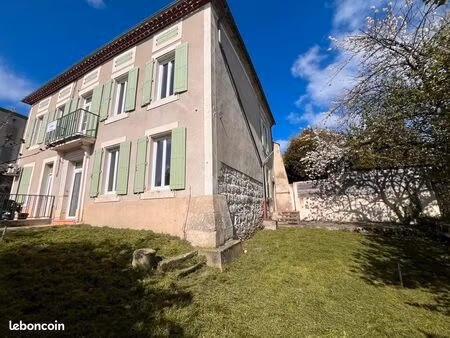 maison de maître  grand jardin arboré  coeur de village