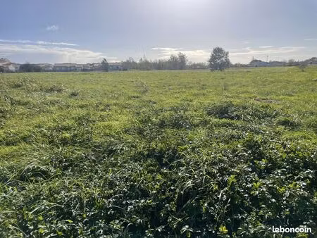 terrain 1100 m² léojac