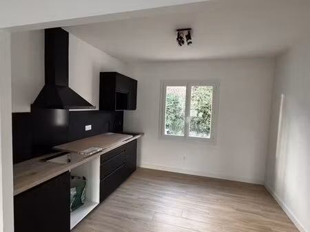 à louer à entrechaux coup de cœur t2 refait à neuf 55 m² – vue exceptionnelle ventoux – cl