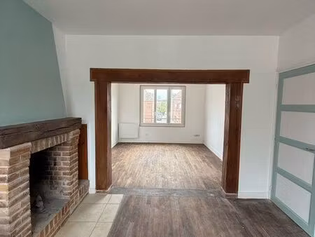 ? appartement 3 chambres – centre-ville – entrée indépendante + cour fermée