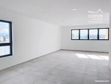 bureaux 54 m² mazan