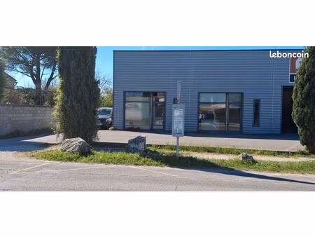 local commercial à mazan bon emplacement