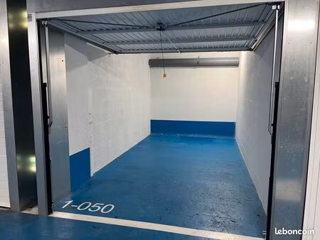 garage/box 12 5m2 à louer  rueil malmaison