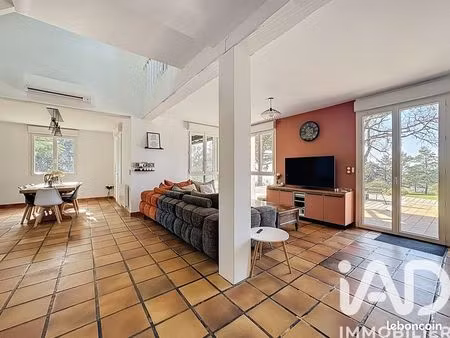 maison 6 pièces 198 m²