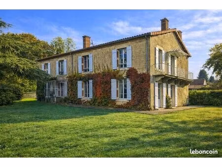 maison 10 pièces 306 m²