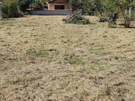 terrain constructible 669m²