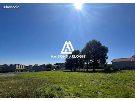 terrain 571 m² landouge