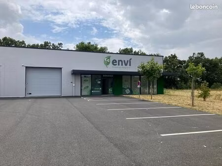 local bureaux 300 m²