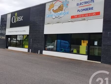 commerce 150 m²