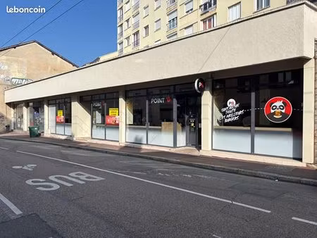 local commercial 400 m²