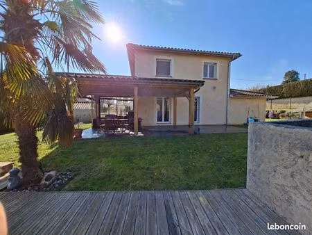 sainte-euphémie – maison familiale 130 m² sur parcelle de de 784 m²