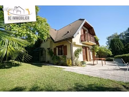 maison 7 pièces 184 m²