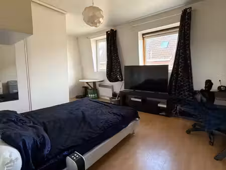 lille gambetta - joli studio avec parking à saisir !