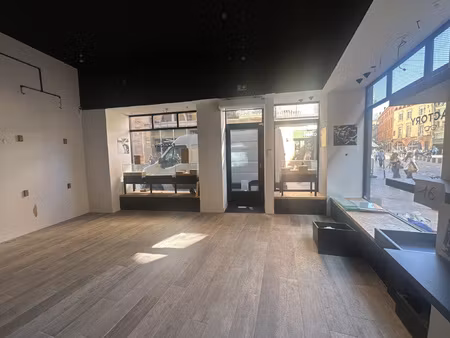 carmes - local commercial de 75m2 - 3850 eur charges comprises