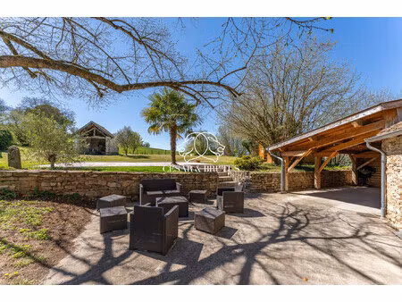 maison en pierre rénovée – 214 m² habitables – piscine ch