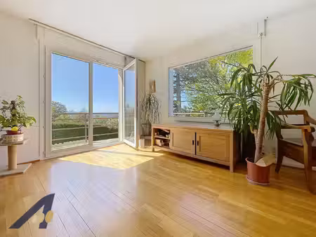 maison de caractère vue dégagée  calme absolu et proximité