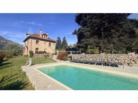 vente propriété 11 pièces 265 m2 à mostuéjouls