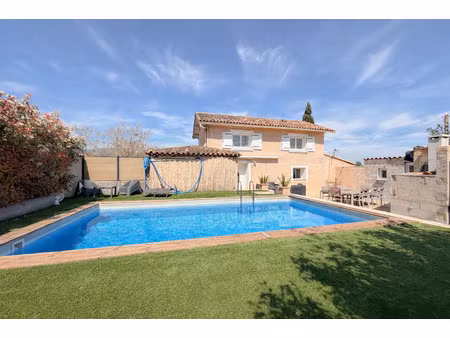 cuers exclusivite villa t4 plus appartement t2 avec piscine et dépendances sur terrain en 