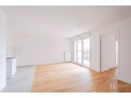a louer vide - beau 2 pieces de 58 m2 - appartement neuf - balcon - 5eme etage