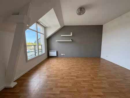 location t2 - centre-ville romille