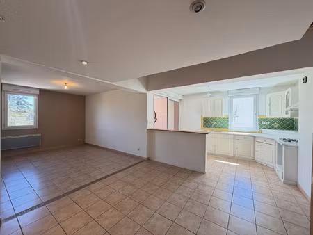 a vendre appartement t3 en résidence avec parking et balcon