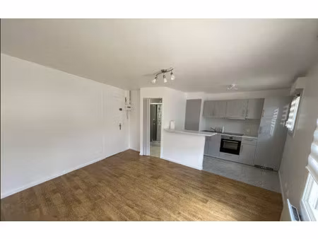 studio / 25m² / etrechy (rer c)