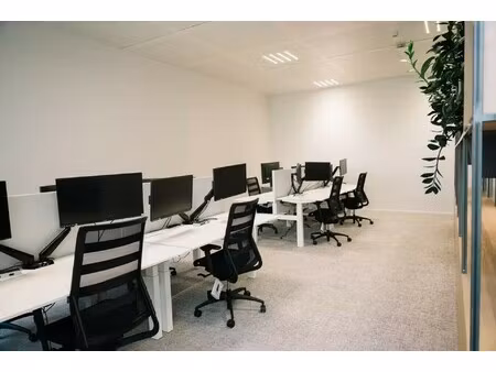 8 seats te huur op corda campus